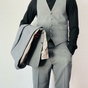 Men’s stylish suit for parties and wedding and also for graduation day very warm